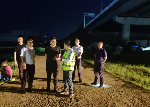 �������ձ���-ӭ��Ѵ������������ǰ�� -320.png